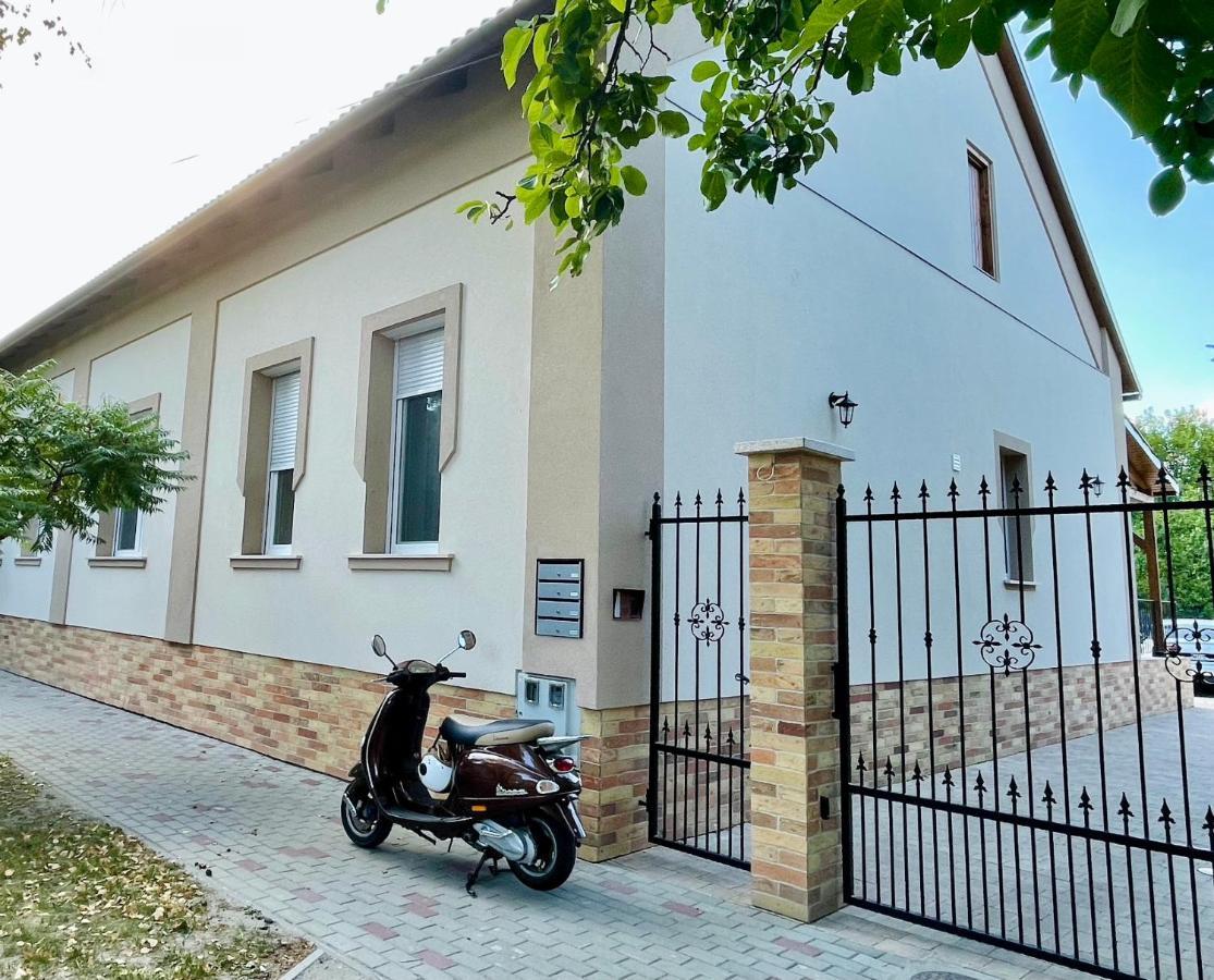 Voeroesmarty Apartmanhaz *