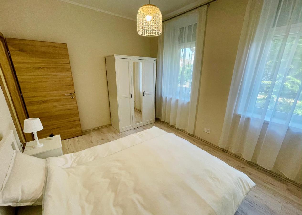 Voeroesmarty Apartmanhaz Apartment Mako