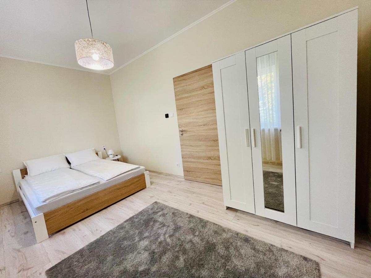 Voeroesmarty Apartmanhaz Apartment Mako