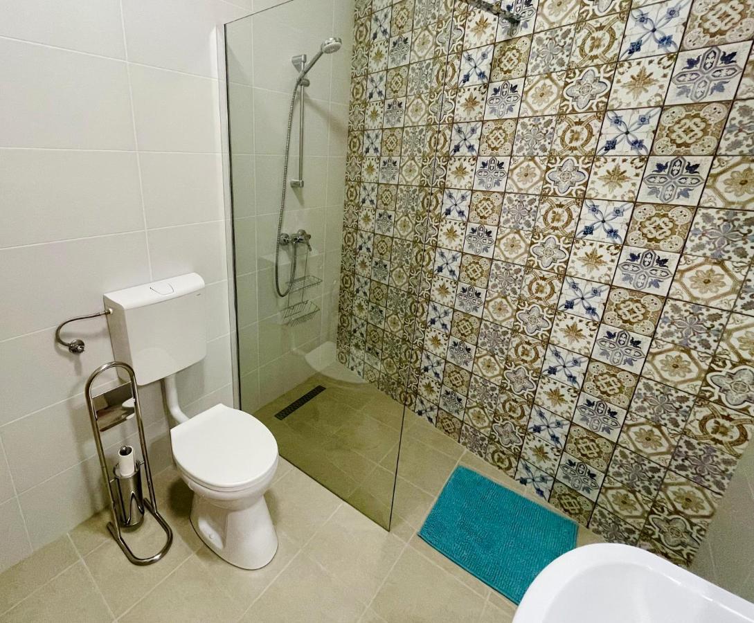 Apartment Voeroesmarty Apartmanhaz