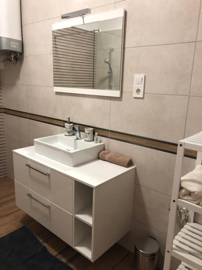 Voeroesmarty Apartmanhaz * Mako