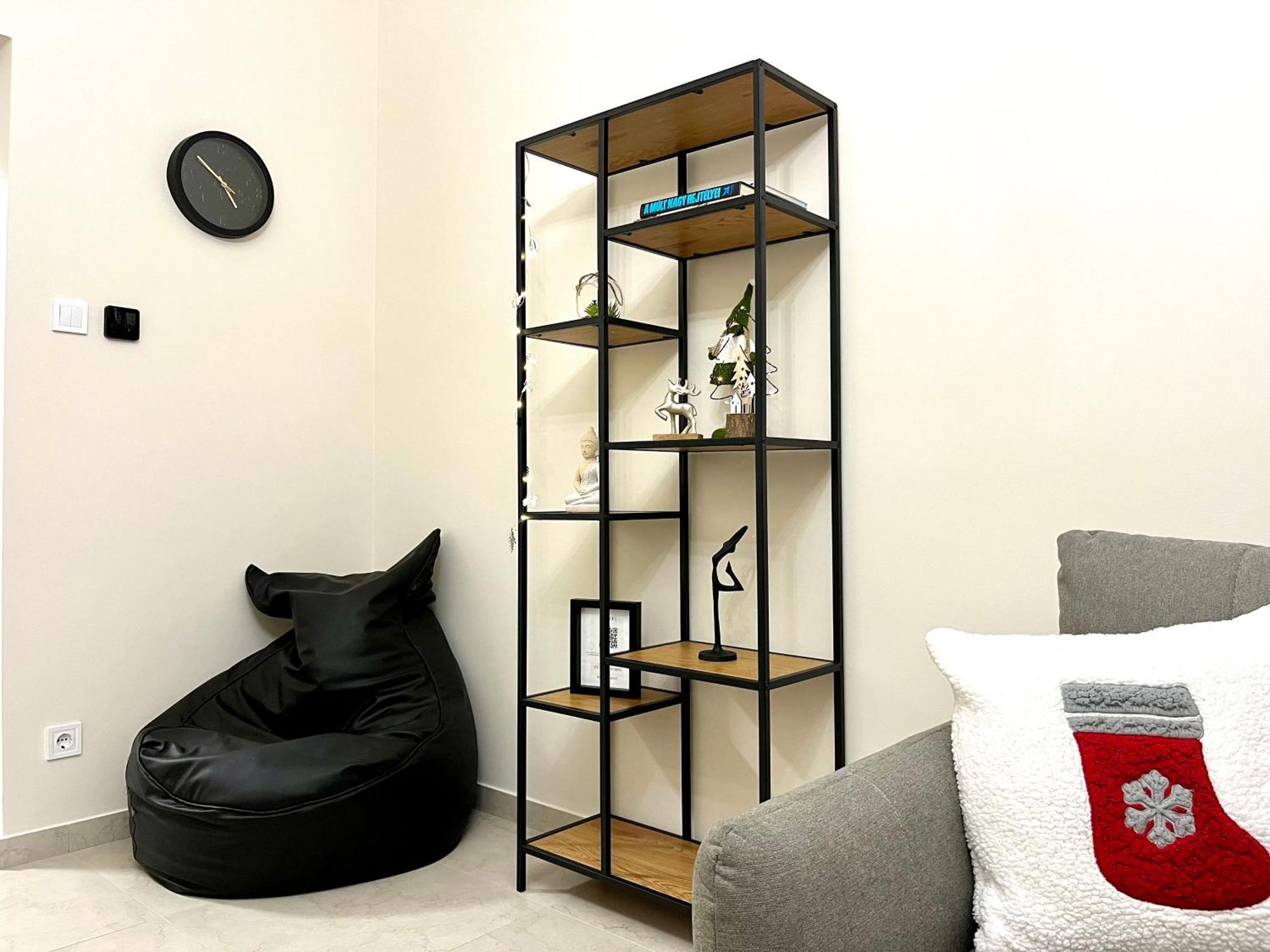 Voeroesmarty Apartmanhaz Apartment *