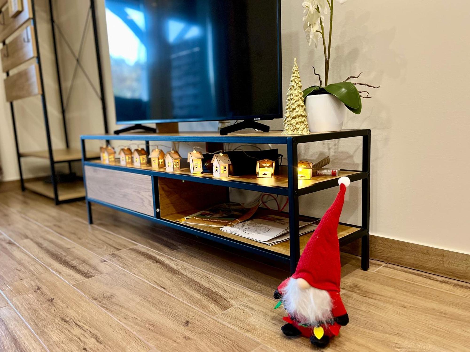 Voeroesmarty Apartmanhaz Mako