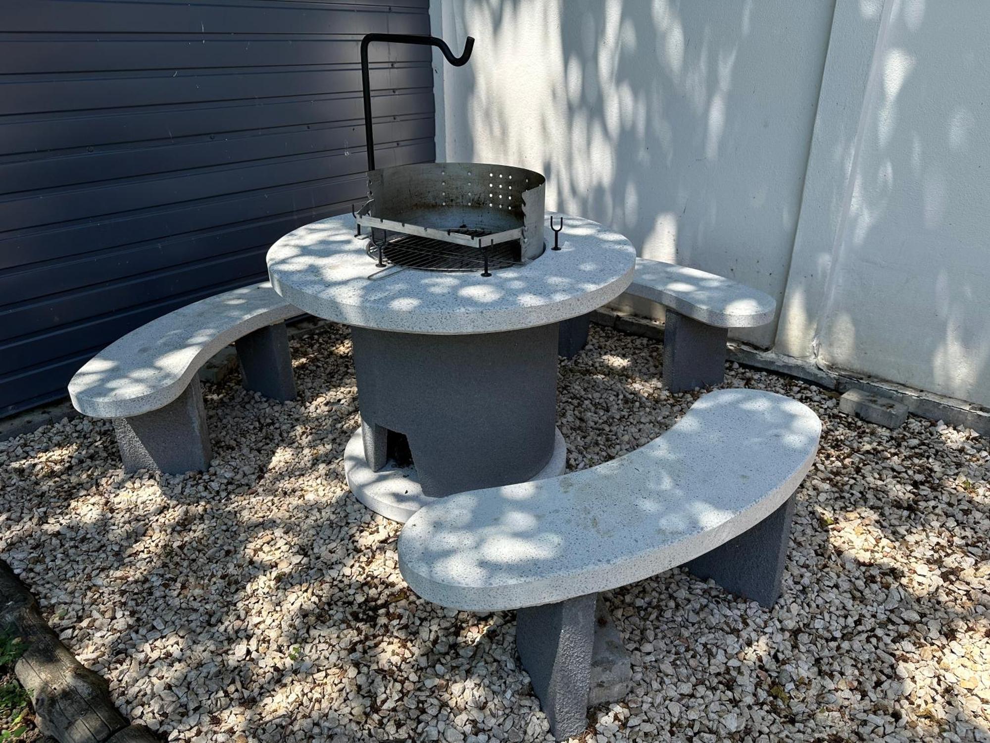 Voeroesmarty Apartmanhaz Mako